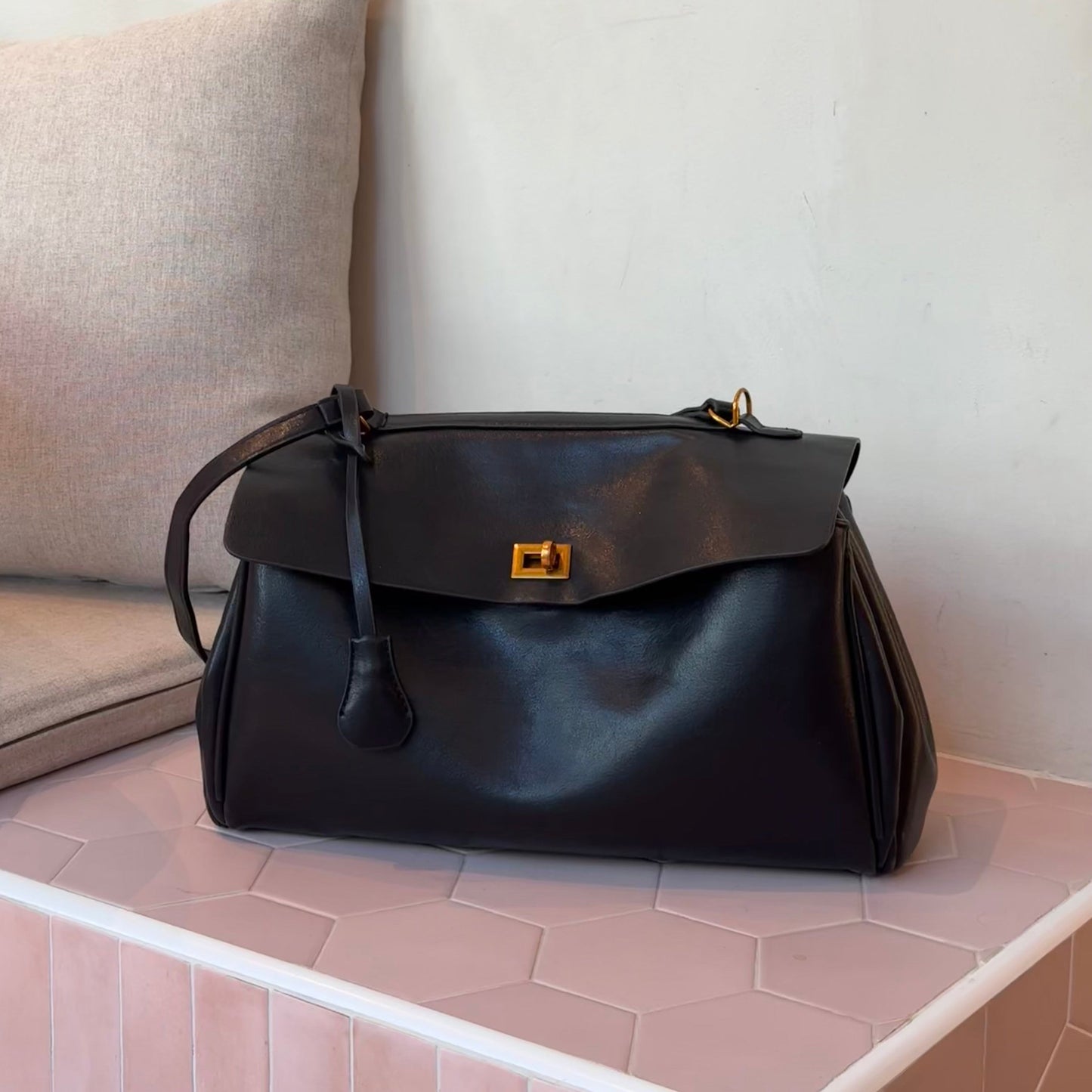 Ciara Vintage - Black