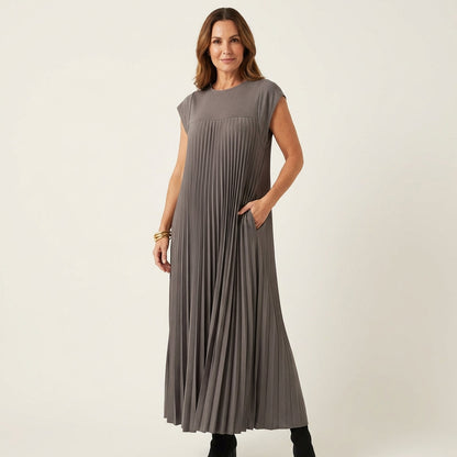 Giovanna | Pleated Sleeveless Maxi Dress