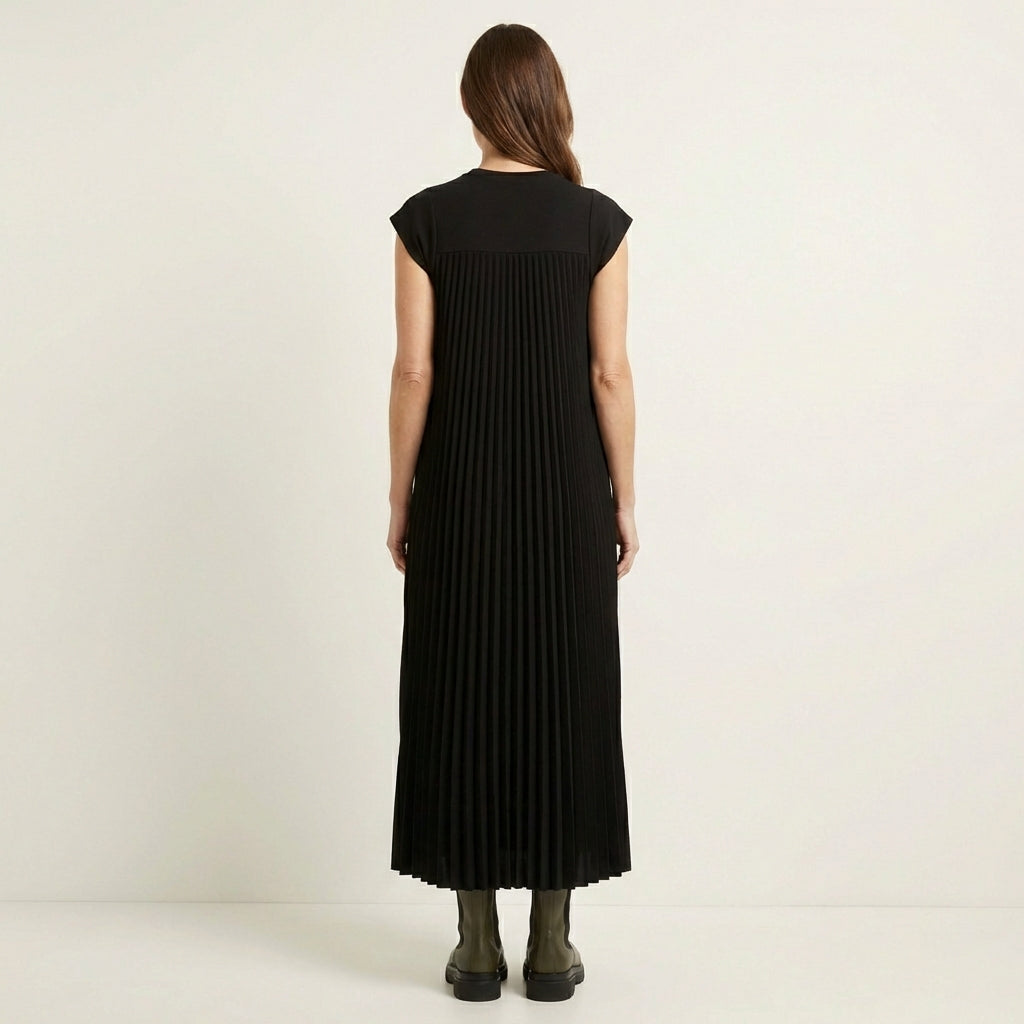 Giovanna | Pleated Sleeveless Maxi Dress